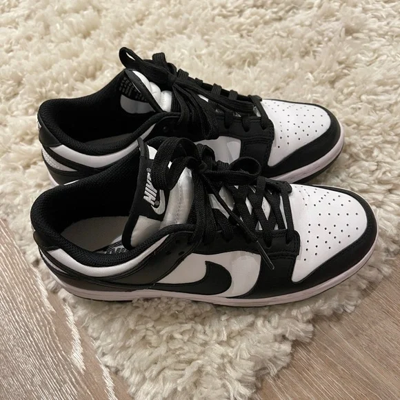 NIKE DUNK LOW "Black and White Panda" Size 7 - Picture 4 of 6